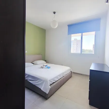 Lägenhet Peaceful Modern With Nature Views Larnaca